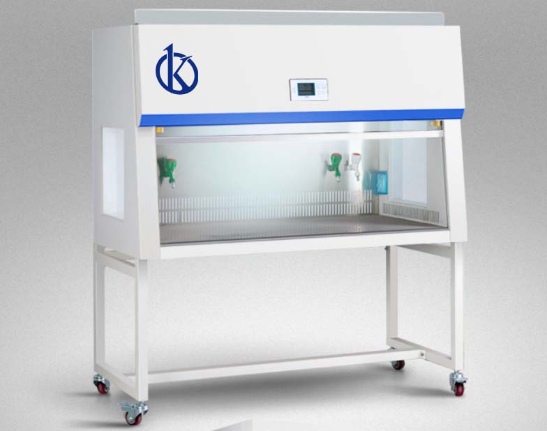 Mantenimiento predictivo y calibración periódica en cabinas de flujo laminar vertical